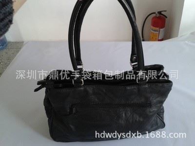 女式手提包 新款供應(yīng)真皮車縫線女包 黑色百搭歐美潮流個性包包-深圳市鼎優(yōu)手袋箱包制品提供女式手提包 新款供應(yīng)真皮車縫線女包 黑色百搭歐美潮流個性包包的相關(guān)介紹、產(chǎn)品、服務(wù)、圖片、價(jià)格深圳市鼎優(yōu)手袋箱包制品、拉桿箱包、手袋等等、皮具、紡織品、服裝服飾的購銷