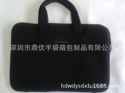 平板電腦保護(hù)套 廠家供應(yīng)平板電腦內(nèi)膽包 手提IPAD包潛水包-深圳市鼎優(yōu)手袋箱包制品提供平板電腦保護(hù)套 廠家供應(yīng)平板電腦內(nèi)膽包 手提IPAD包潛水包的相關(guān)介紹、產(chǎn)品、服務(wù)、圖片、價(jià)格深圳市鼎優(yōu)手袋箱包制品、拉桿箱包、手袋等等、皮具、紡織品、服裝服飾的購(gòu)銷